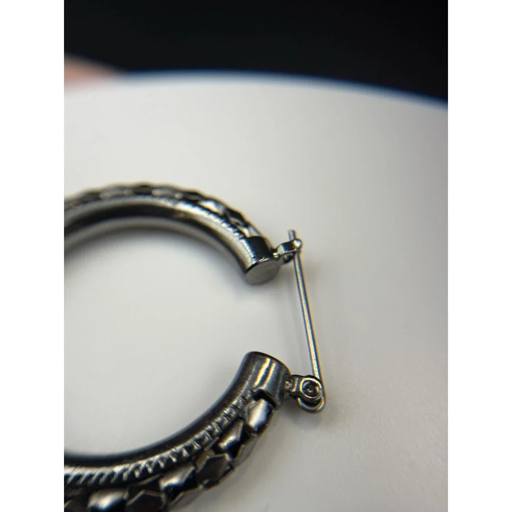 Vintage Etched Pattern‎ Silver-Toned Fashion Collectible Huggie Hoop Earrings